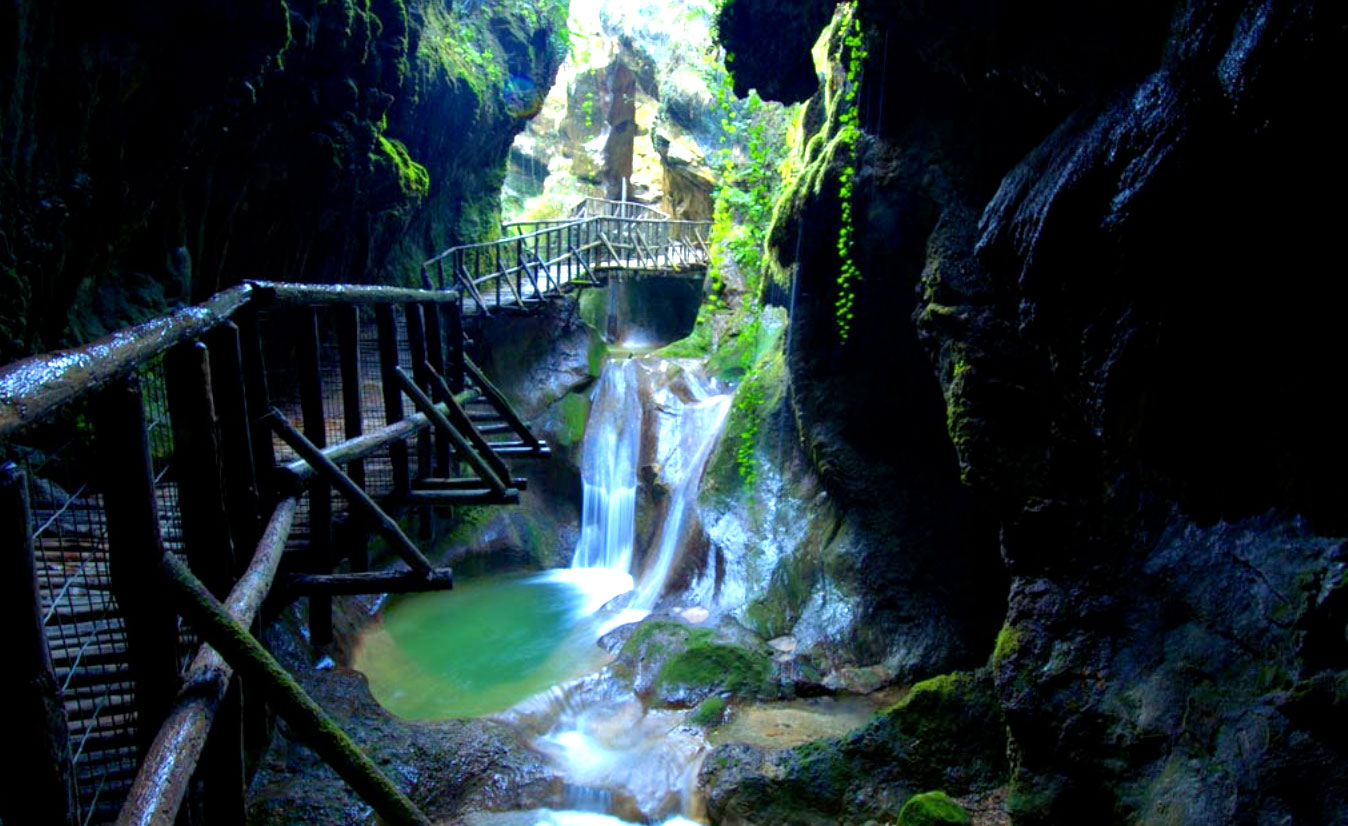 Caglieron Caves - Waterfalls, inside the cavities - a natural wonder.